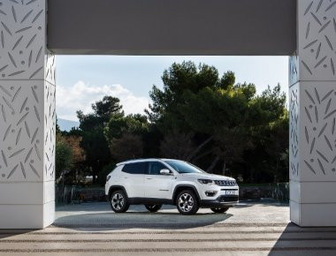 Έφθασε στην Ελλάδα το νέο Jeep Compass με τα 90 συστήματα ενεργητικής και παθητικής ασφάλειας